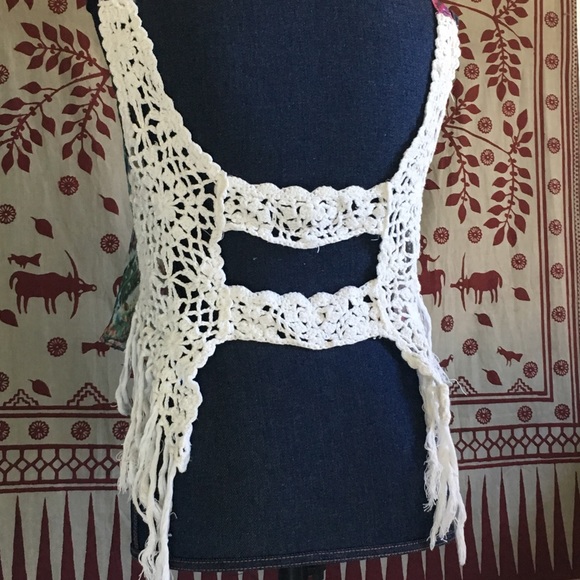 !! Chiffon Summer Blouse w/ Crotchet Back !! - Picture 4 of 6